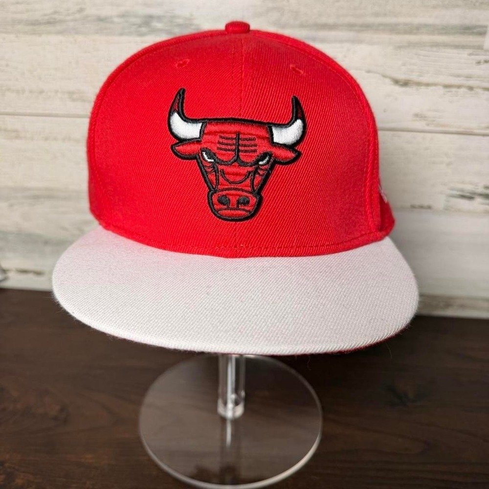 Chicago Bulls New Era 9FIFTY snapback from the NBA Hardwood Classics line.